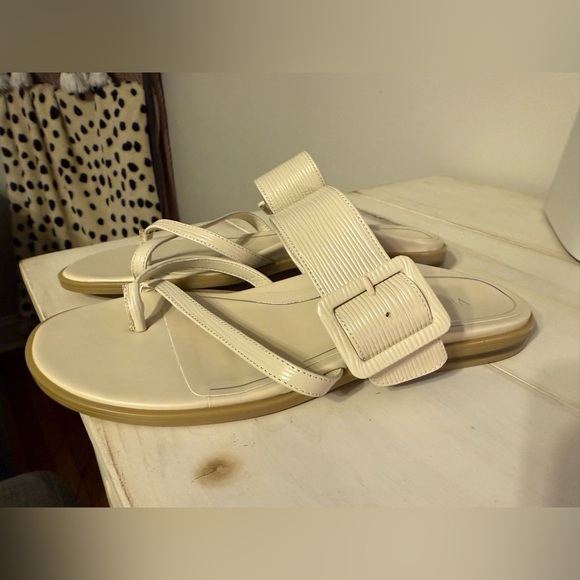 Vionic Women's, Julep Sandal in Cream 9.5 - Picture 3 of 6